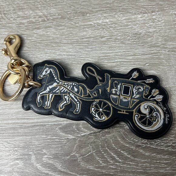 Very rare Coach Chelsea Horse & Carriage Keychain Bag Charm - Picture 1 of 5